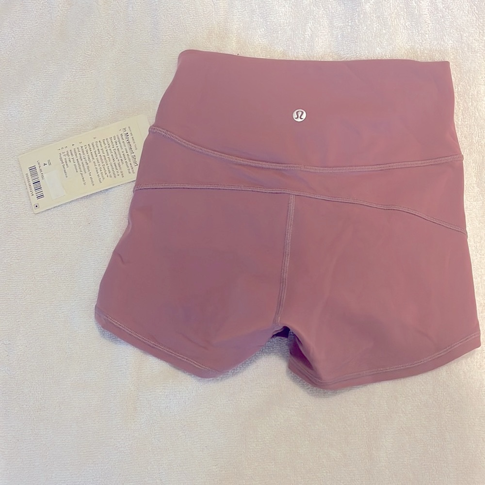 NEW🔥 lululemon high rise athletics shorts - Picture 3 of 3